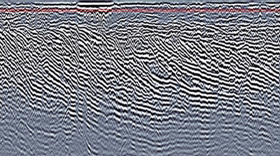 Ground-penetrating radar cross-section from the Skede dunes showing continuous inclined cross-bedded layers with no evidence of human disturbance.